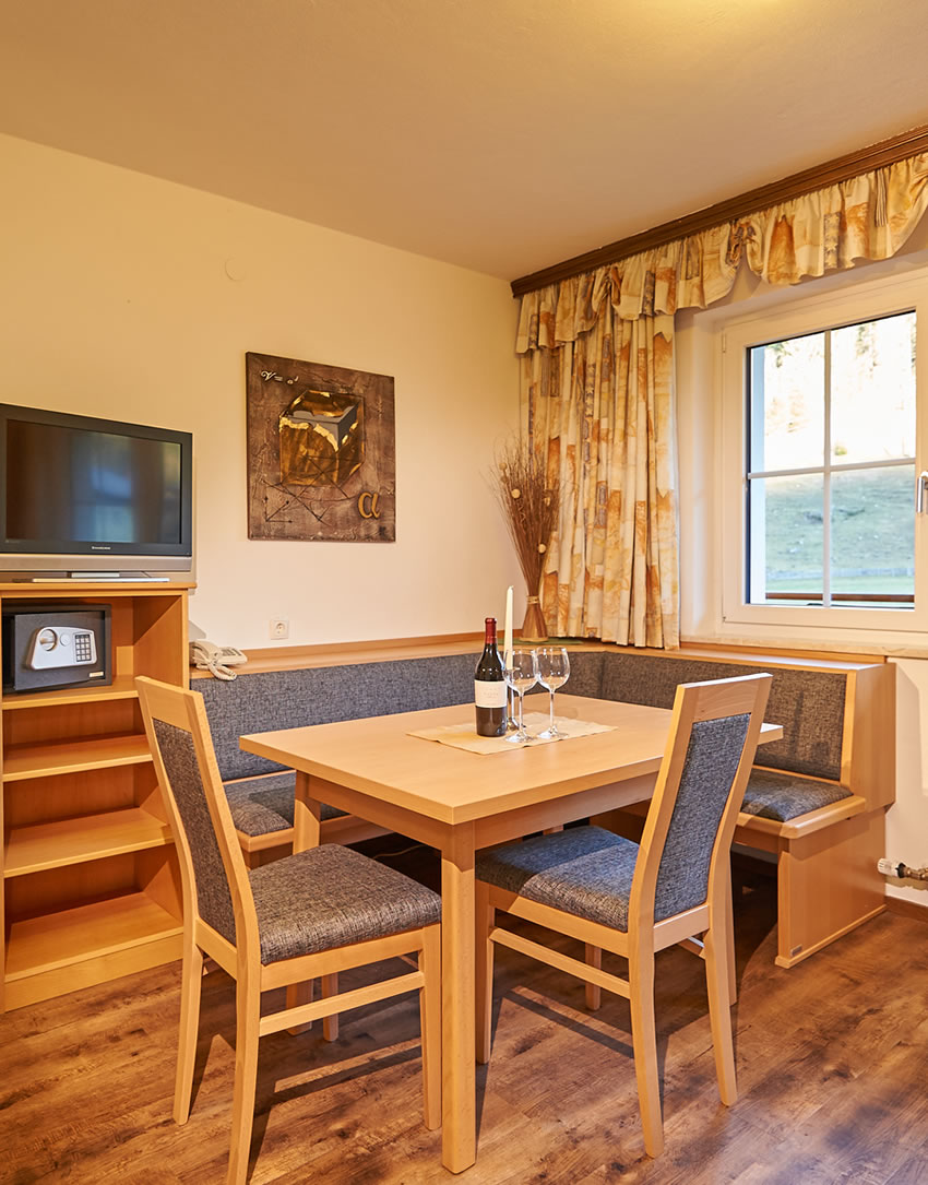 Schlafzimmer im Appartement für 2-4 Personen im Gästehaus Emmi