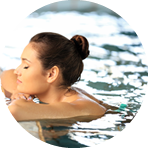 Frau beim Schwimmen © shutterstock.com