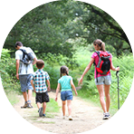 Familie beim Wandern © shutterstock.com