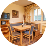 Schlafzimmer im Appartement für 2-4 Personen im Gästehaus Emmi