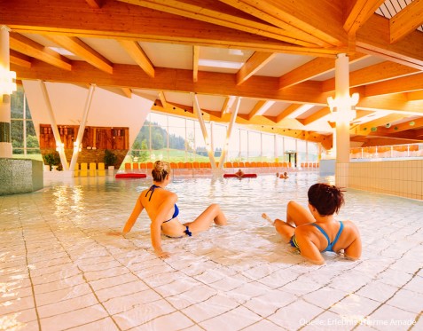Wellenbecken © Erlebnis-Therme Amadé